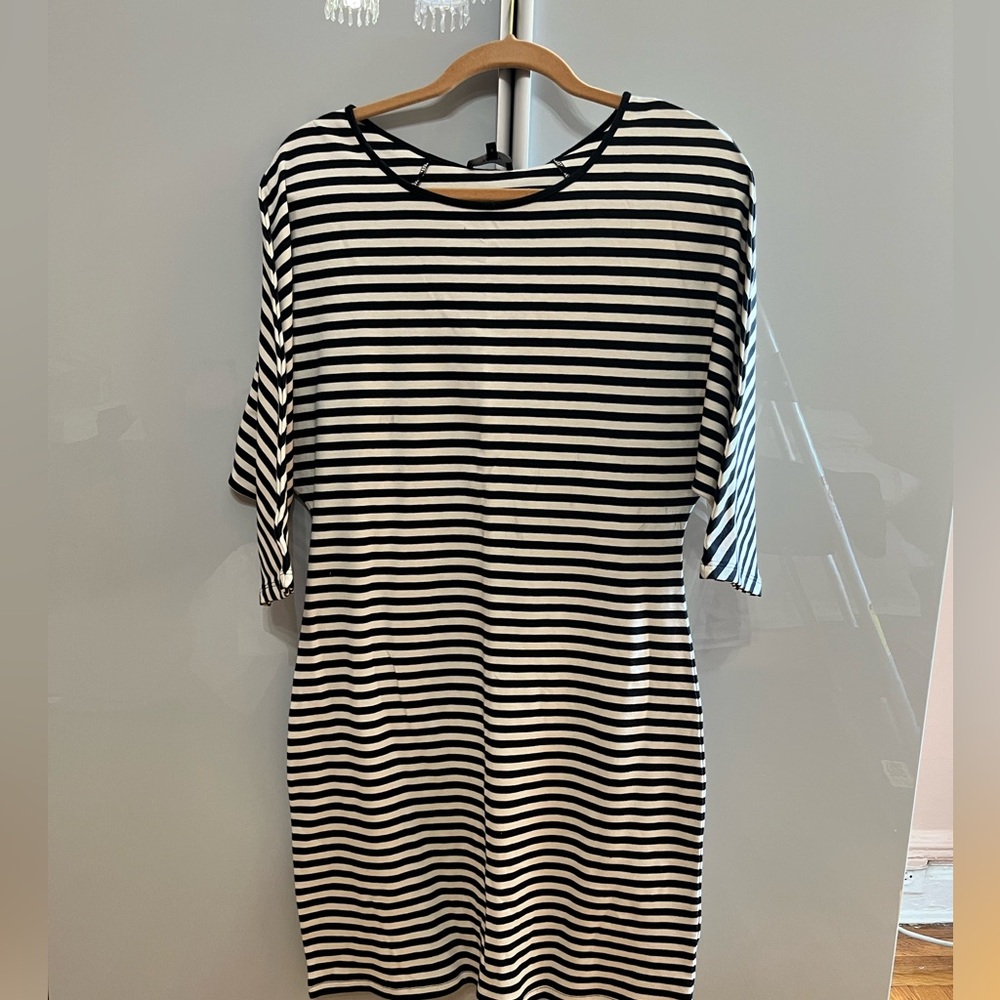 ⚠️ Theory Striped Dress. Size L. New and never worn